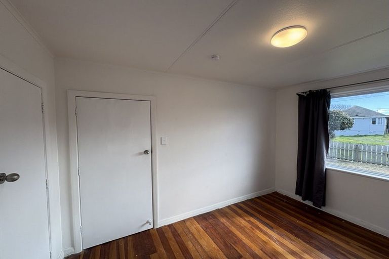 Photo of property in 9 Acourt Street, Hawera, 4610