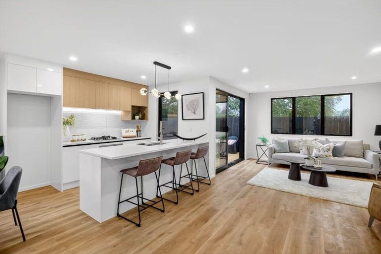 Photo of property in 121d Vodanovich Road, Te Atatu South, Auckland, 0610