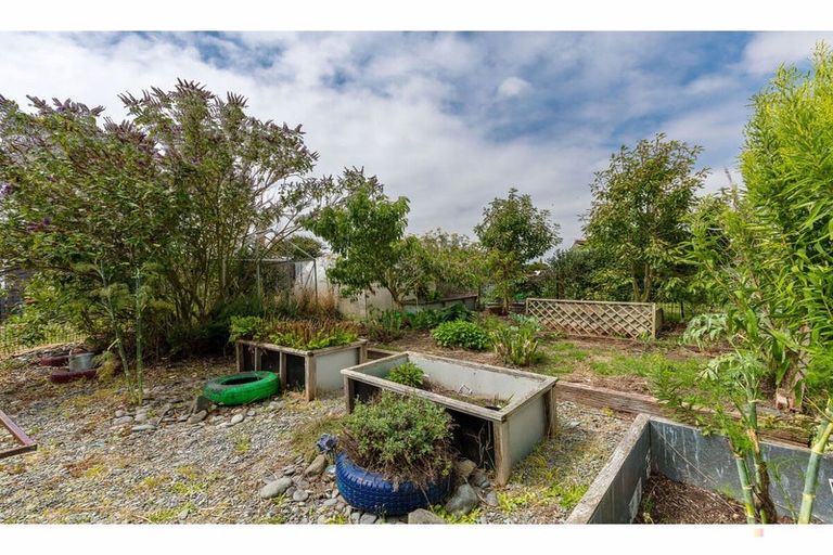 Photo of property in 12 James Street, Waimate, 7980