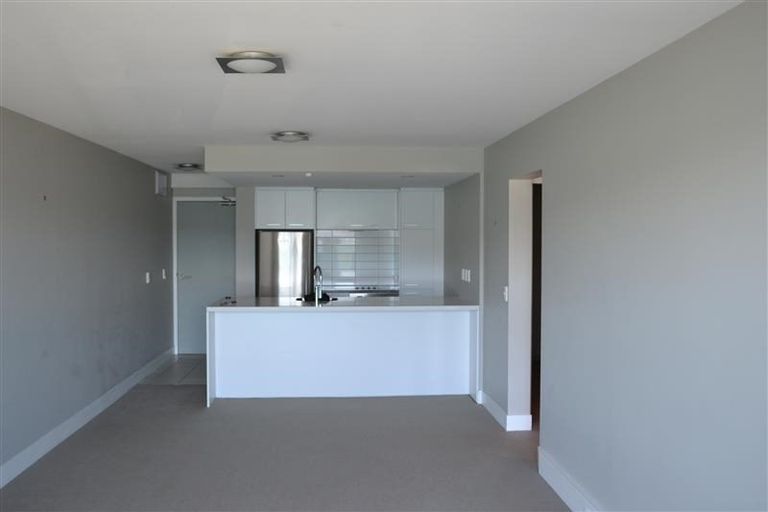 Photo of property in The Capital, 11/370 Oriental Parade, Oriental Bay, Wellington, 6011