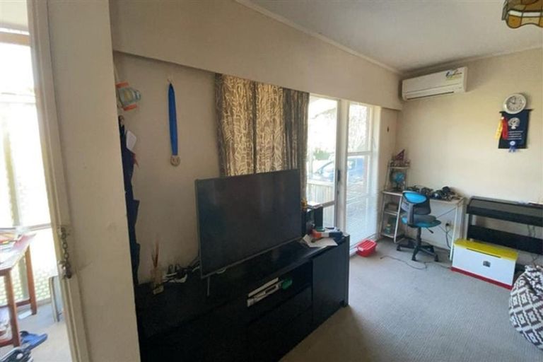 Photo of property in 2/2 Yacht Place, Bucklands Beach, Auckland, 2012