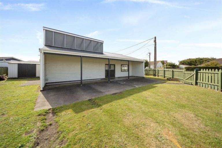 Photo of property in 65 Dixon Avenue, Hawera, 4610