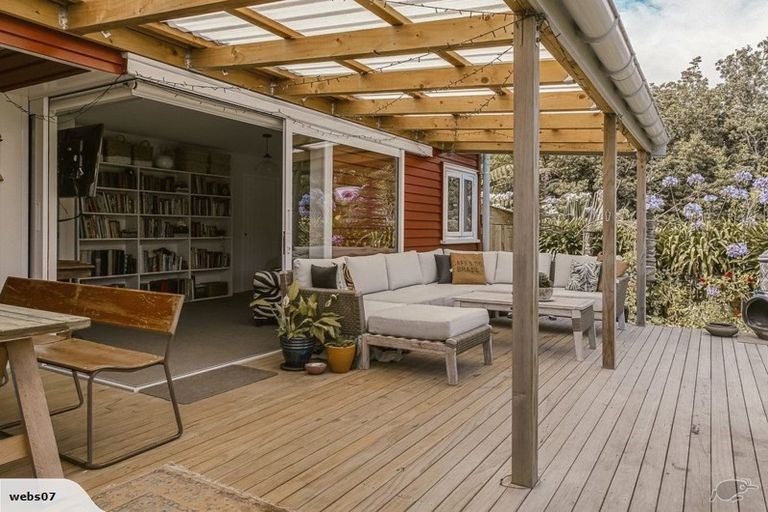 Photo of property in 36a Tasman Parade, Oakura, 4314