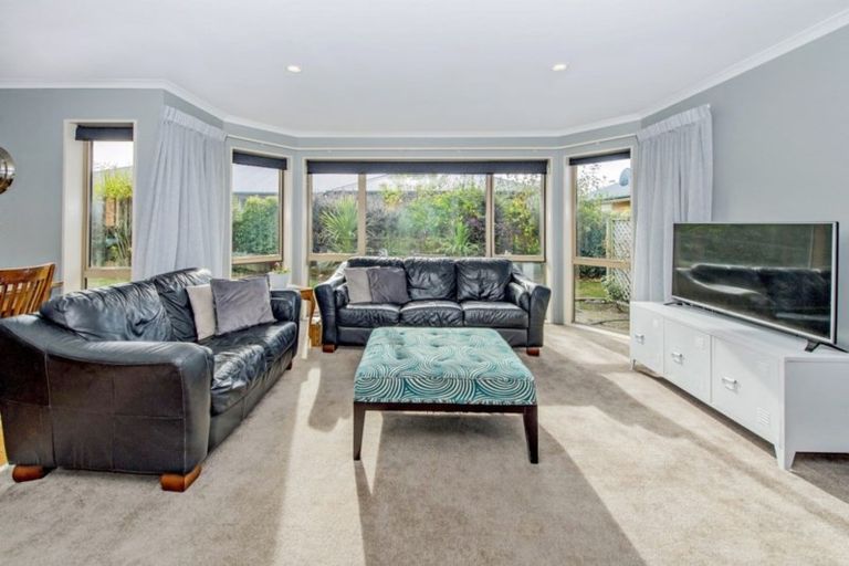 Photo of property in 6 Stanwood Grove, Darfield, 7510