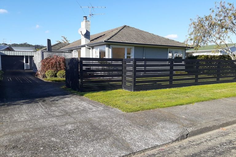 Photo of property in 10 Matuku Street, Heretaunga, Upper Hutt, 5018