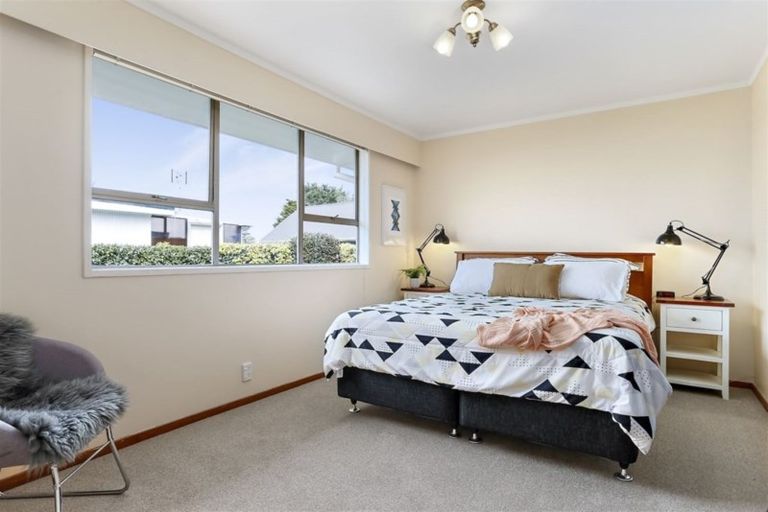 Photo of property in 1/23 Poinsettia Place, Henderson, Auckland, 0610