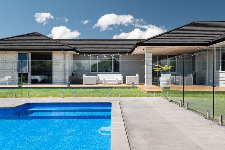 Photo of property in 39 Mike Smith Drive, Cambridge, 3434