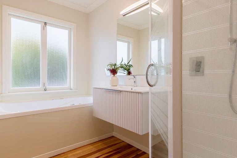 Photo of property in 38 Gray Avenue, Paraparaumu Beach, Paraparaumu, 5032