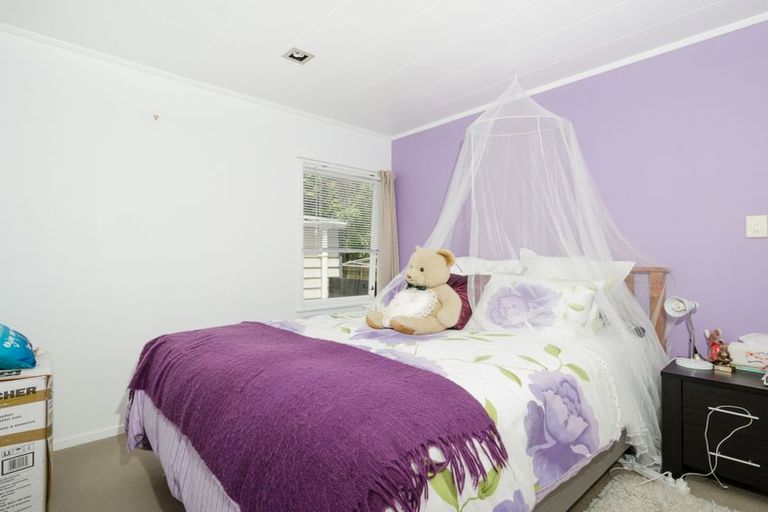 Photo of property in 93 Riverpark Crescent, Henderson, Auckland, 0610