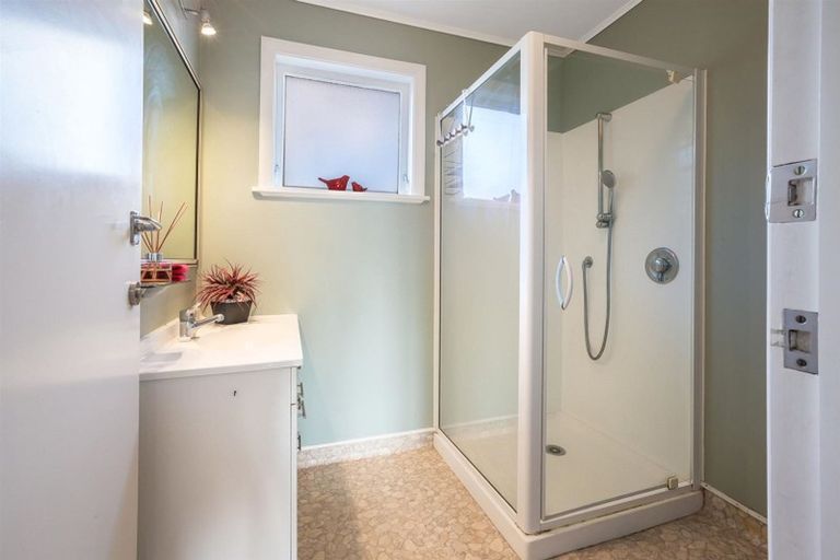 Photo of property in 8 Fincham Road, Raumati Beach, Paraparaumu, 5032