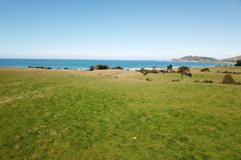 Photo of property in 290 The Nuggets Road, Ahuriri Flat, Kaka Point, 9271