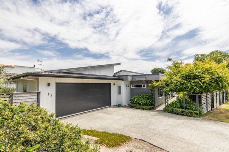 Photo of property in 2a Busby Hill, Havelock North, 4130