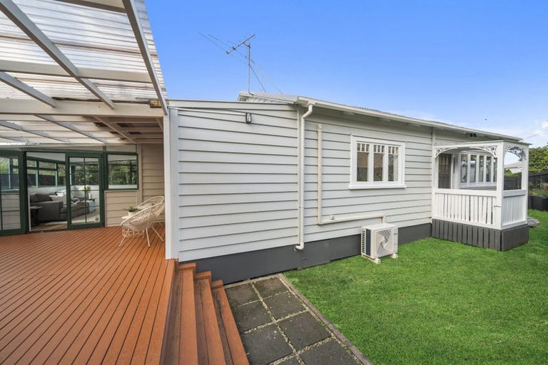 Photo of property in 24a Tahi Terrace, Glen Eden, Auckland, 0602