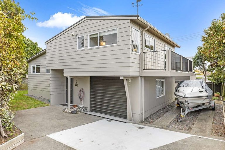 Photo of property in 3a Wharewaka Road, Wharewaka, Taupo, 3330