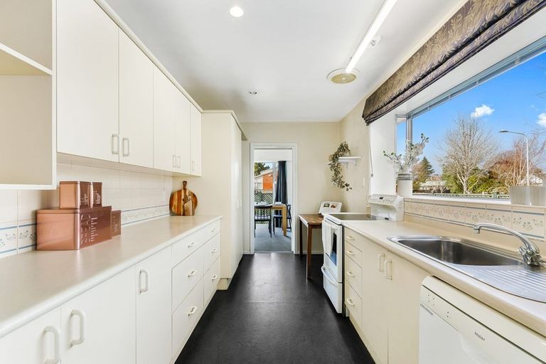 Photo of property in 6 Seagrave Place, Ilam, Christchurch, 8041