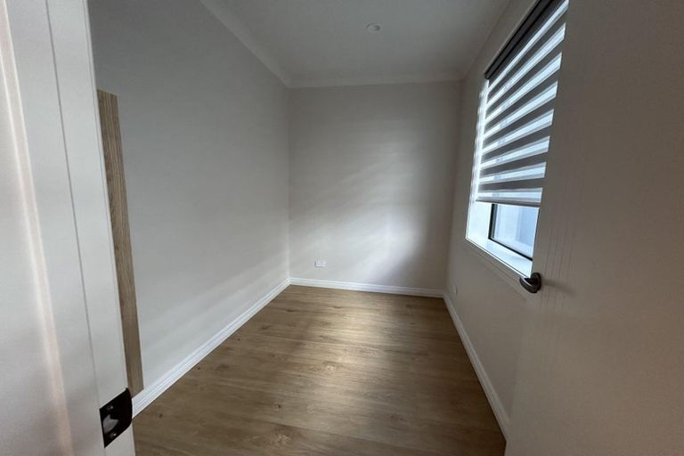 Photo of property in 19 Kerekin Drive, Oteha, Auckland, 0632