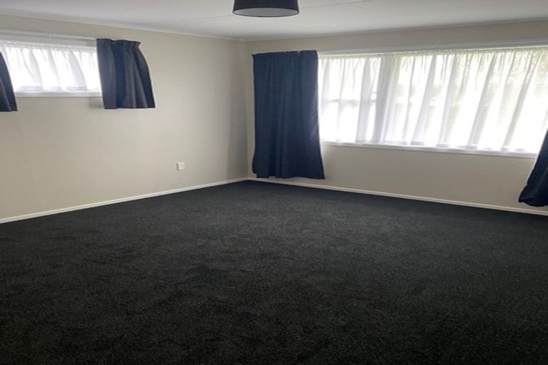 Photo of property in 89 Awanui Street, Merrilands, New Plymouth, 4312