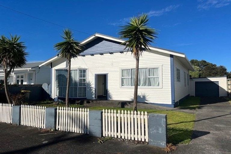Photo of property in 28 Newton Street, Fitzroy, New Plymouth, 4312