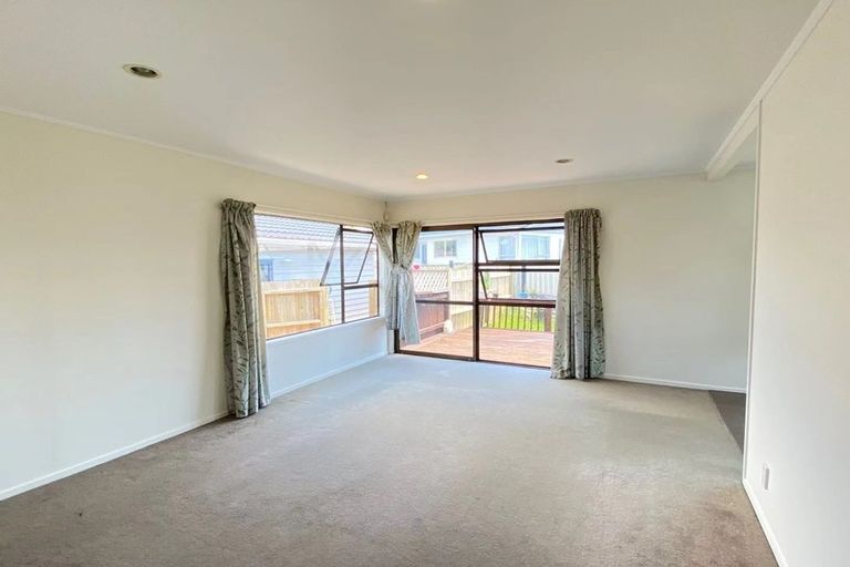 Photo of property in 39 Casuarina Road, Half Moon Bay, Auckland, 2012
