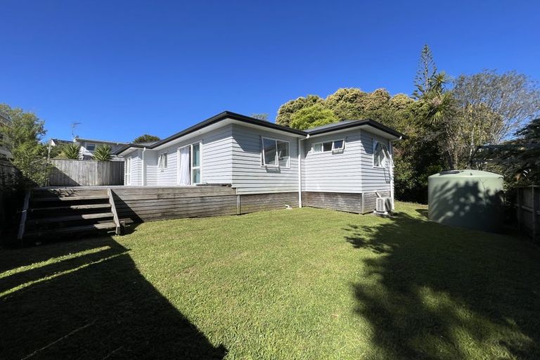 Photo of property in 121 Brian Crescent, Stanmore Bay, Whangaparaoa, 0932