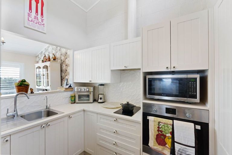 Photo of property in 28a He Awa Crescent, Waikanae, 5036