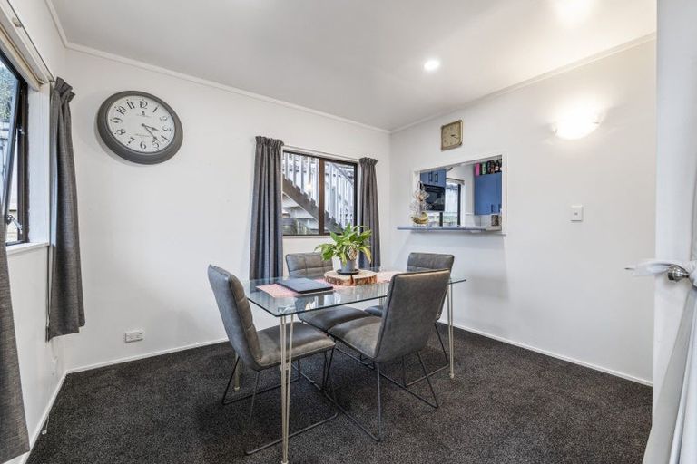 Photo of property in 92 Heta Road, Highlands Park, New Plymouth, 4312