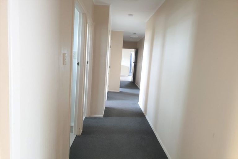 Photo of property in 2 Russleigh Drive, Dinsdale, Hamilton, 3204