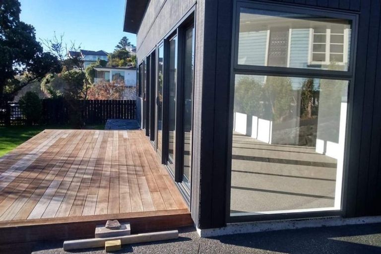 Photo of property in 5 Te Awakura Terrace, Mount Pleasant, Christchurch, 8081