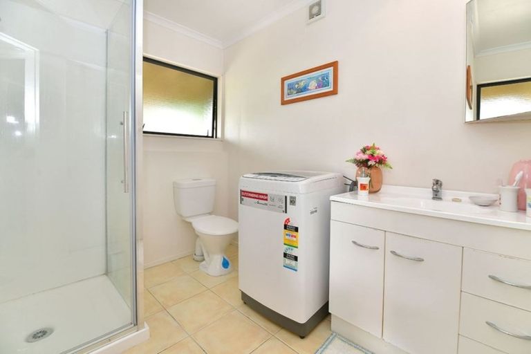 Photo of property in 32 D'oyly Drive, Stanmore Bay, Whangaparaoa, 0932