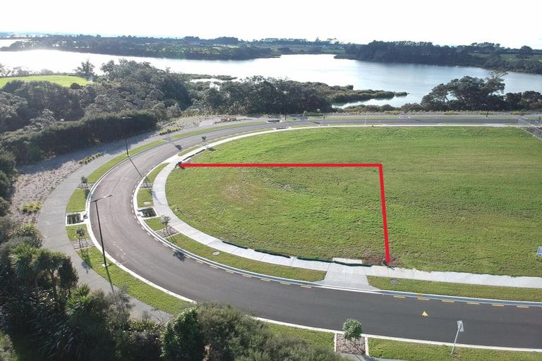 Photo of property in 28 Omahuru Road, Glenbrook, 2681