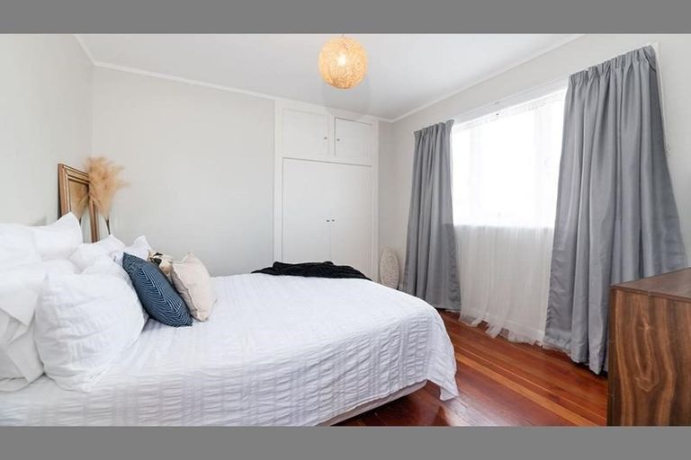 Photo of property in 23a Riserra Drive, Ranui, Auckland, 0612