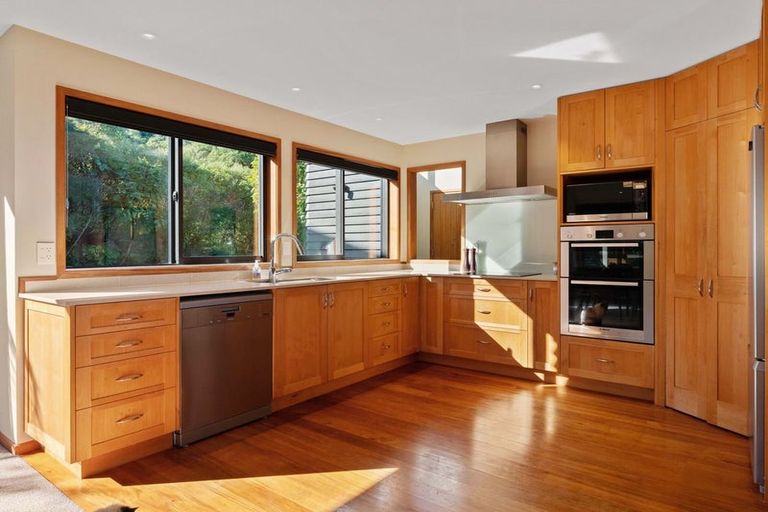 Photo of property in 8 Whakamoenga Point, Acacia Bay, Taupo, 3385