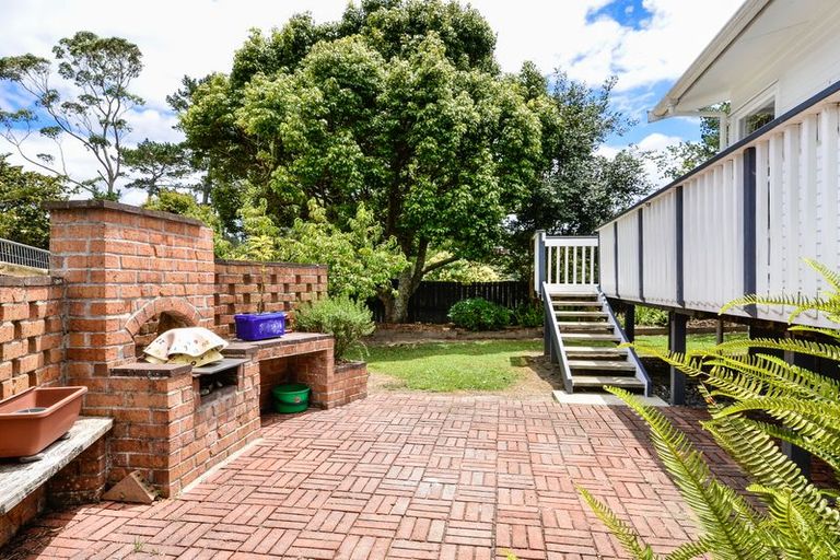 Photo of property in 93 Riverpark Crescent, Henderson, Auckland, 0610