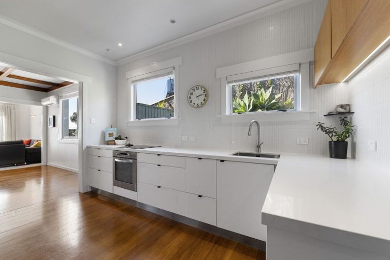 Photo of property in 26 Mclean Street, Strandon, New Plymouth, 4312