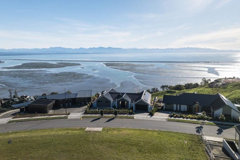 Photo of property in 104 Bayview Road, Charteris Bay, Lyttelton, 8971