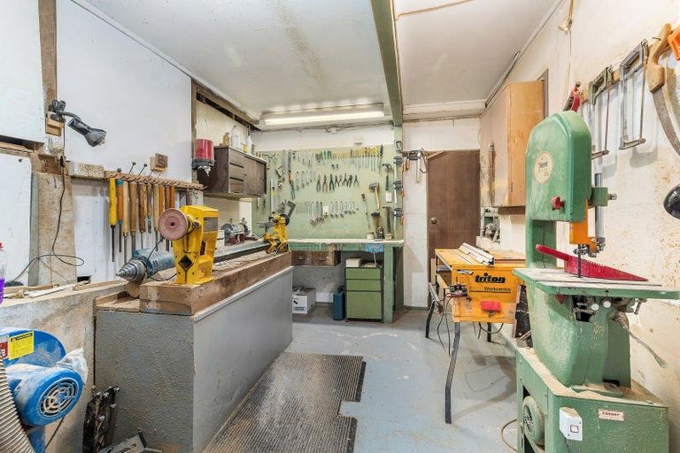 Photo of property in 6 Saint Aidans Way, Tawa, Wellington, 5028