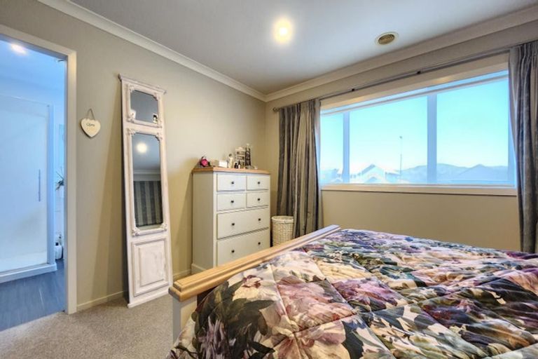 Photo of property in 66 Aotea Drive, Aotea, Porirua, 5024