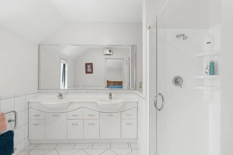 Photo of property in 18a Daresbury Lane, Fendalton, Christchurch, 8014