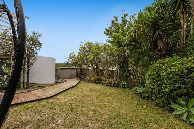 Photo of property in 21b Brian Crescent, Stanmore Bay, Whangaparaoa, 0932
