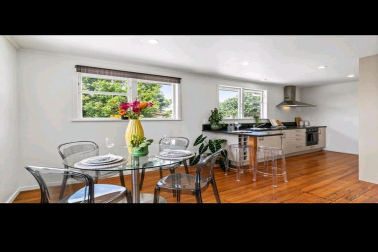 Photo of property in 24 Hayman Place, Beach Haven, Auckland, 0626