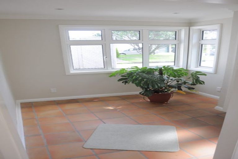 Photo of property in 122 Donald Street, Karori, Wellington, 6012