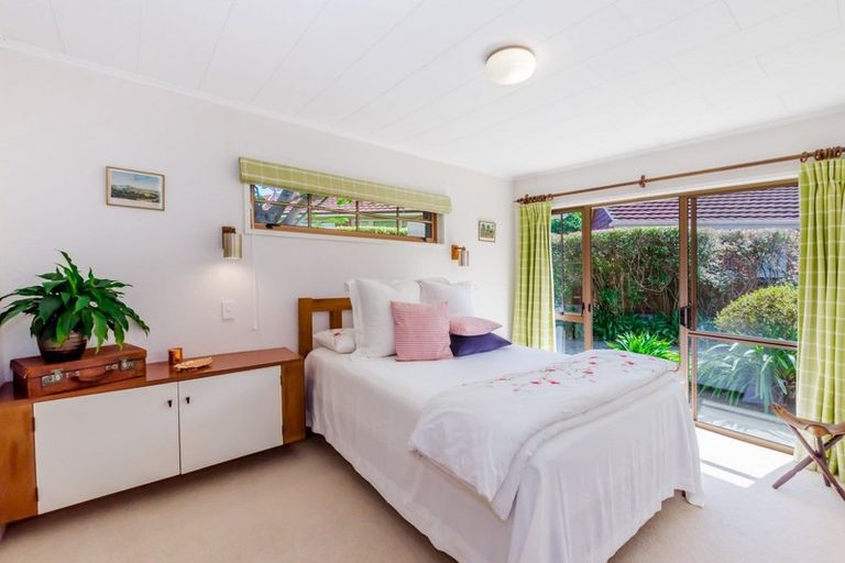 Photo of property in 9 Iti Grove, Waikanae, 5036