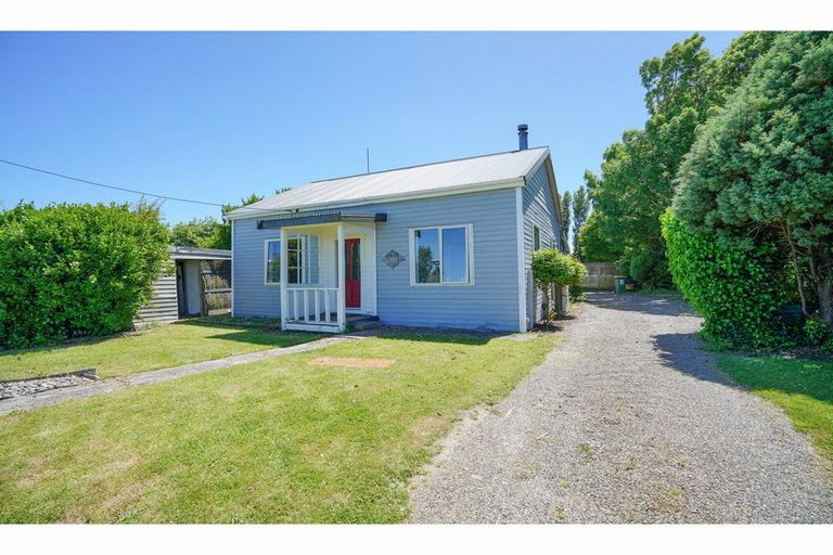 Photo of property in 12 Mclew Road, Kennington, Invercargill, 9871