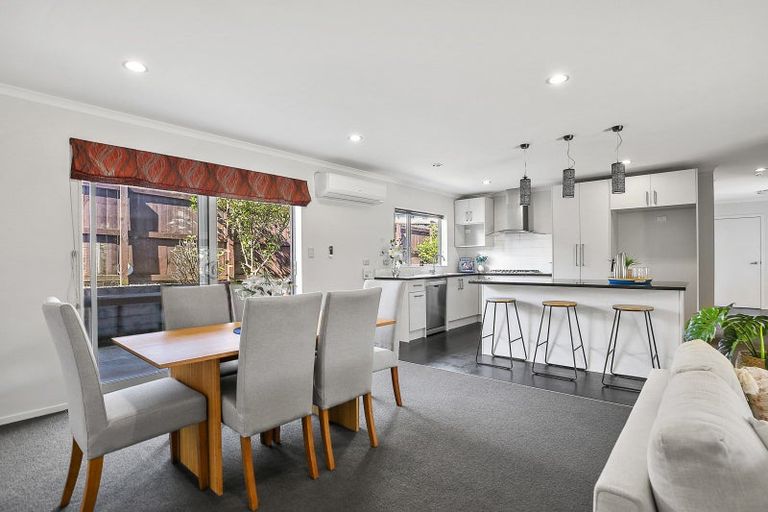 Photo of property in 64 Magellan Rise, Flagstaff, Hamilton, 3210