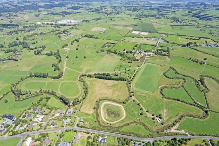 Photo of property in 160 Monument Road, Clevedon, 2582