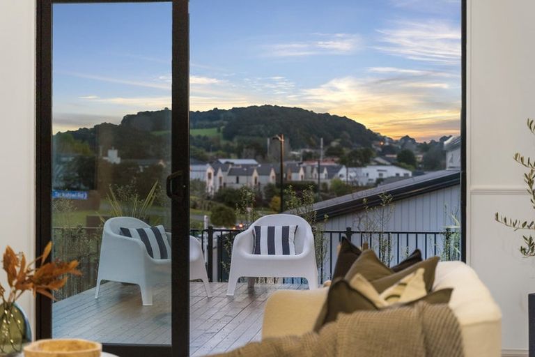 Photo of property in 44 Taukahiwi Road, Pukekohe, 2120