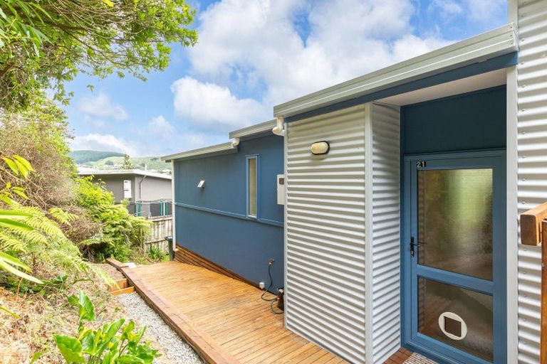Photo of property in 21 Court Road, Tawa, Wellington, 5028
