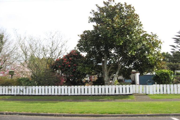 Photo of property in 28 James Street, Inglewood, 4330