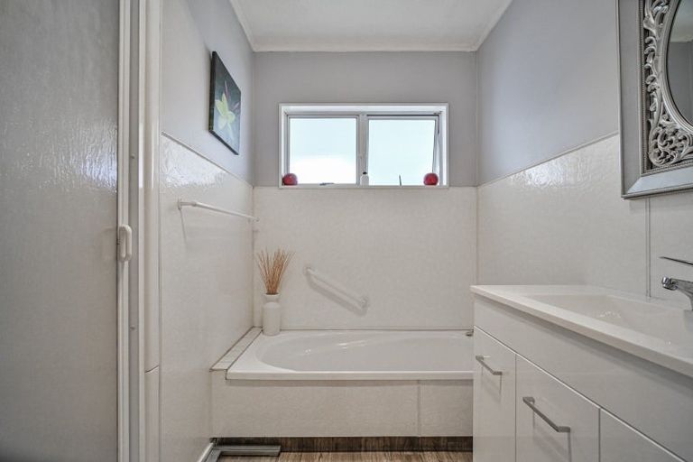 Photo of property in 1110a Karamu Road North, Mayfair, Hastings, 4122