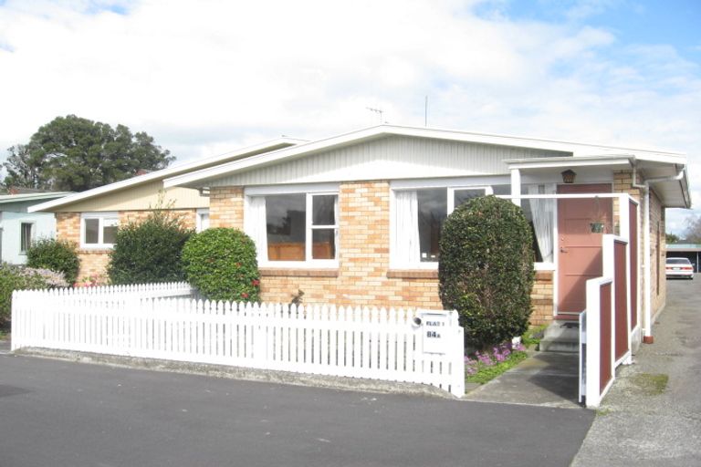 Photo of property in 2/84 Linton Street, West End, Palmerston North, 4410